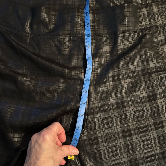 NWT Shiny Black Leggings HUE sz 3X PLUS Plaid Pull On Dressy Pants - Picture 8 of 10